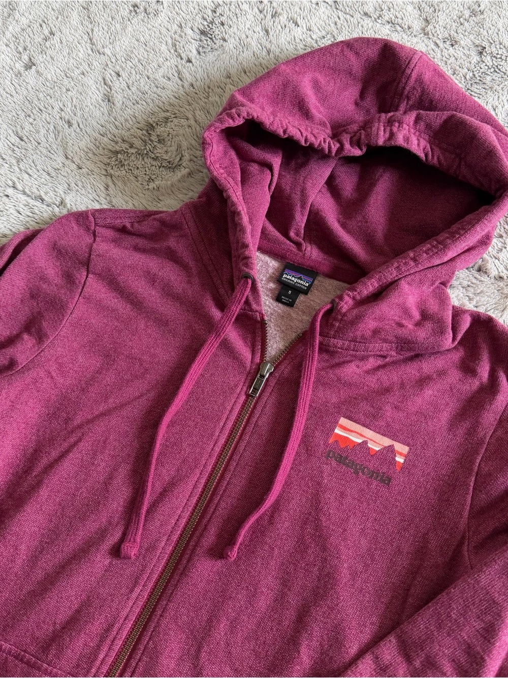 Patagonia Full Zip Organic Cotton Hoodie Women’s Small Pink P-6 Graphic Logo